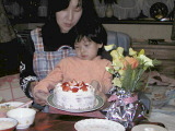 バースデーケーキと花束とナルちゃんとママ